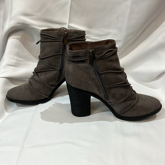 NWOT BOOTIES - Picture 2 of 4